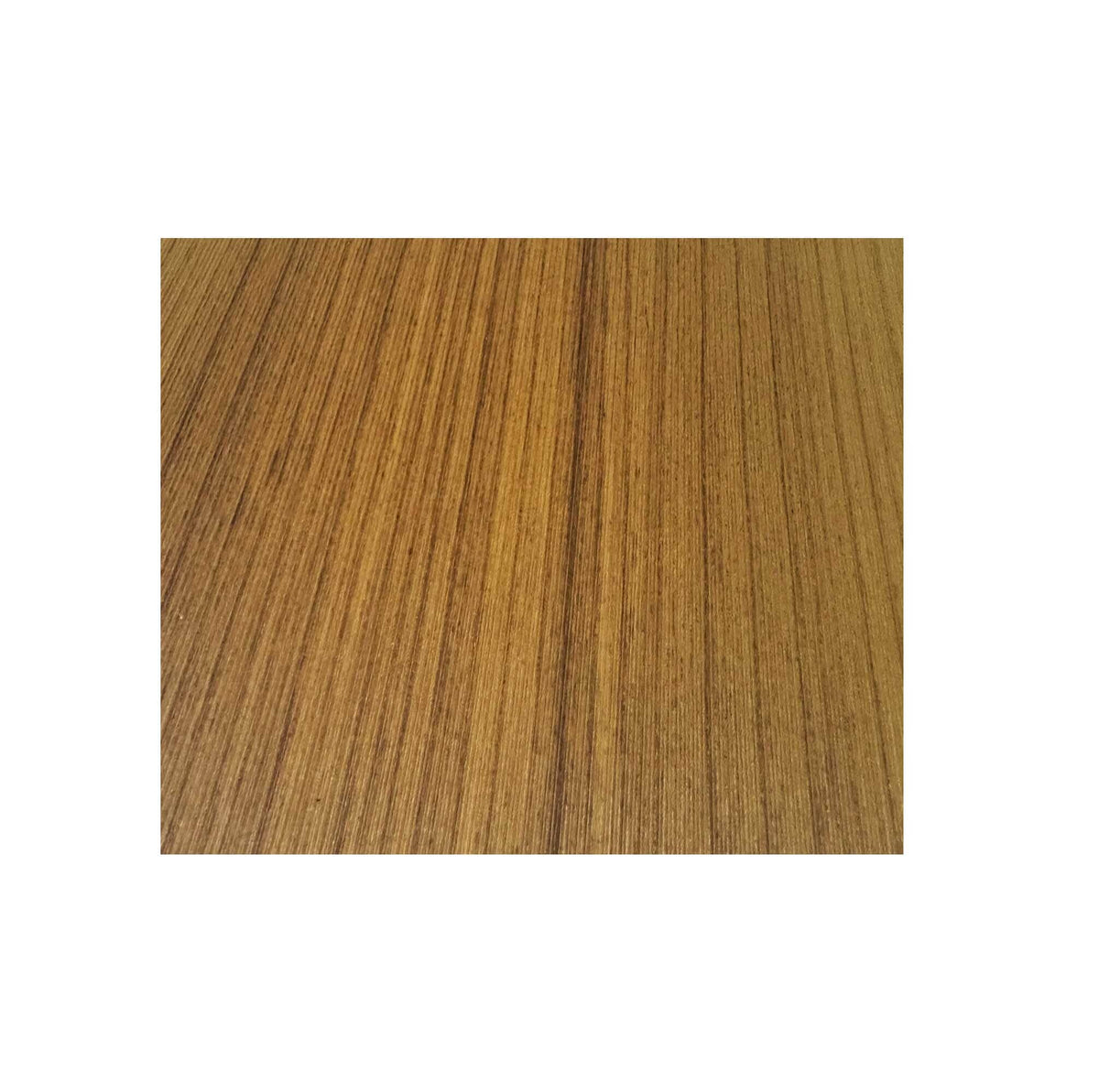 Swatch image showing the Aluminaire wood-look aluminum shelf finish.